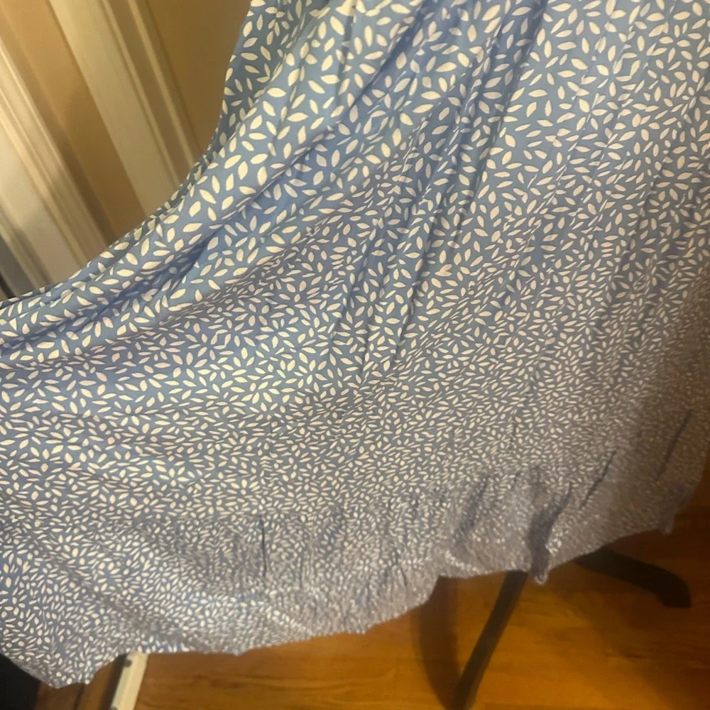 Summer Dress...Blue and White Patterned Dress Medium. Pockets... - Picture 5 of 8